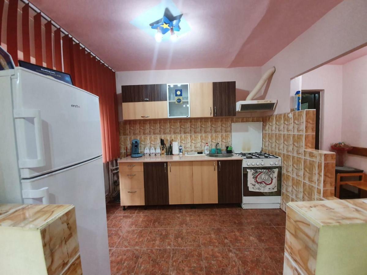 Apartament Maya Appartement Orşova Buitenkant foto